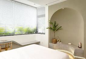 KIN WANDER TRUNG SON