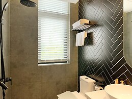 KIN WANDER TRUNG SON