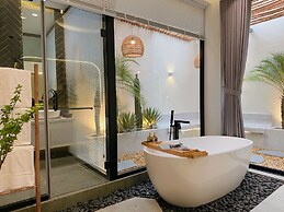 KIN WANDER TRUNG SON