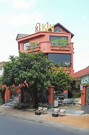 KIN WANDER TRUNG SON