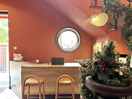 KIN WANDER TRUNG SON