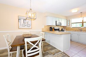 Lei Lani 108 2 Bedroom Condo by Redawning