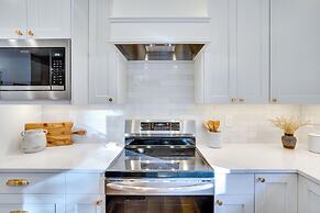 Mountain Home w/ Private Hot Tub & River Access!