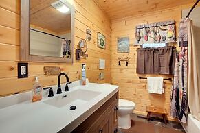 Lakefront Rhinelander Cabin w/ Dock & Fire Pit!