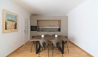 Rey de Sevilla Flats Arenal