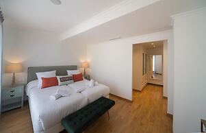 Rey de Sevilla Flats Arenal