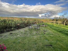 Luxury Shepherd's Hut Style Cabin With Views
