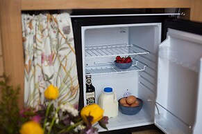 Luxury Shepherd's Hut Style Cabin With Views