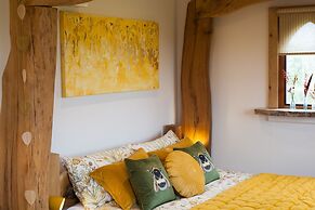 Luxury Shepherd's Hut Style Cabin With Views