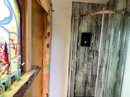 Luxury Shepherd's Hut Style Cabin With Views