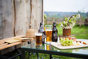 Luxury Shepherd's Hut Style Cabin With Views