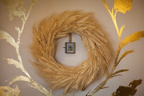 Luxury Shepherd's Hut Style Cabin With Views