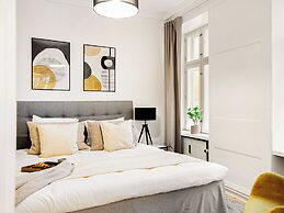 Sanders Tivoli 1- Lovely 2-bdr Apt Near Tivoli