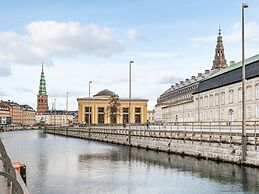 Sanders Tivoli 1- Lovely 2-bdr Apt Near Tivoli