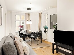 Sanders Tivoli 1- Lovely 2-bdr Apt Near Tivoli