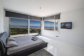 KO1 With Breathtaking sea Views