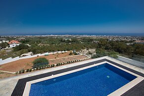 KO1 With Breathtaking sea Views