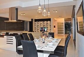 KO1 With Breathtaking sea Views