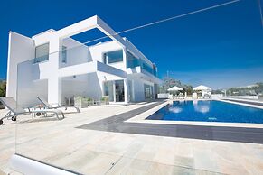 KO1 With Breathtaking sea Views