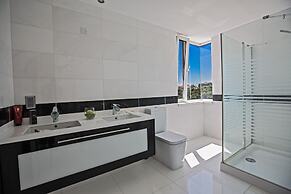 KO1 With Breathtaking sea Views