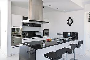 KO1 With Breathtaking sea Views