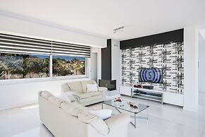 KO1 With Breathtaking sea Views