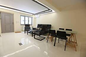 Elegant Studio at the Acropolis Hills