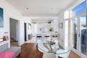 Bright Belgravia Home by Underthedoormat