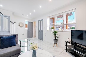 3 Bedroom House with Parking in Windsor