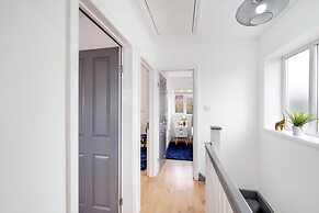 3 Bedroom House with Parking in Windsor