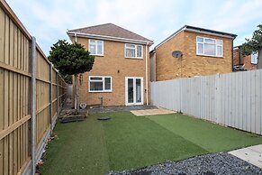 3 Bedroom House with Parking in Windsor