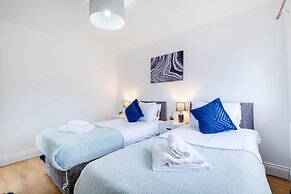 3 Bedroom House with Parking in Windsor