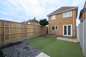 3 Bedroom House with Parking in Windsor