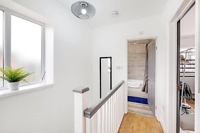 3 Bedroom House with Parking in Windsor