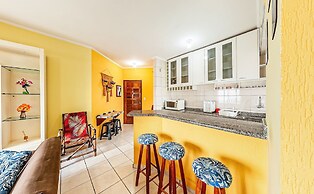 Apto em Mongaguá Prédio frente mar