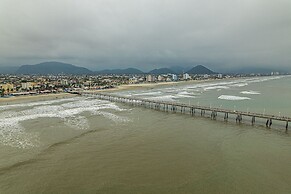 Apto em Mongaguá Prédio frente mar
