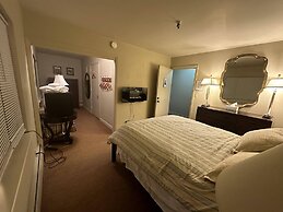 The Oaks B&B Hotel and Spiritual Center