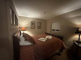 The Oaks B&B Hotel and Spiritual Center