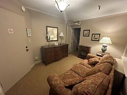 The Oaks B&B Hotel and Spiritual Center