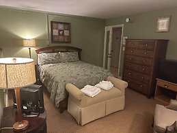 The Oaks B&B Hotel and Spiritual Center