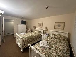 The Oaks B&B Hotel and Spiritual Center