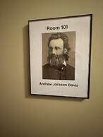 The Oaks B&B Hotel and Spiritual Center