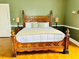 The Hamilton Hoppin House