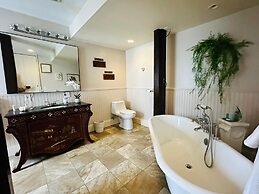 The Hamilton Hoppin House