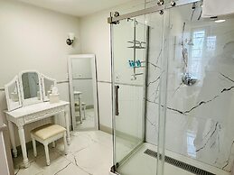 The Hamilton Hoppin House