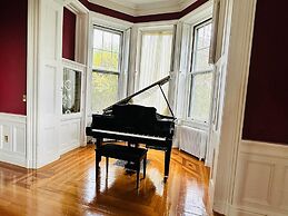 The Hamilton Hoppin House