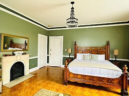 The Hamilton Hoppin House