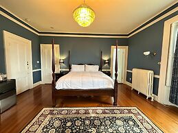 The Hamilton Hoppin House