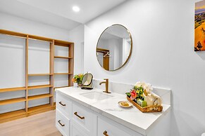 Whaler Resort by KBM
