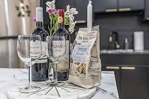 Charming Historic Gem Heart of Philly 2B